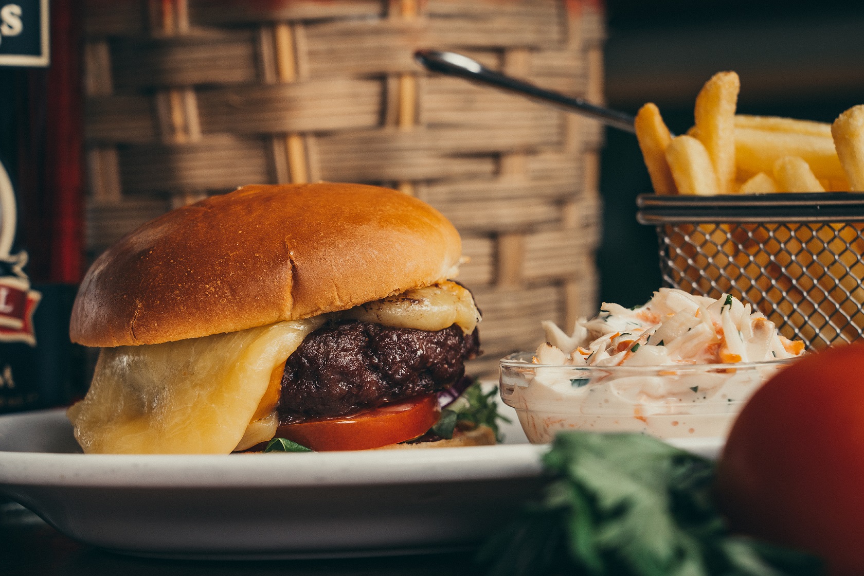classic pub lunch, burger, meal deal, delicious food, southsea